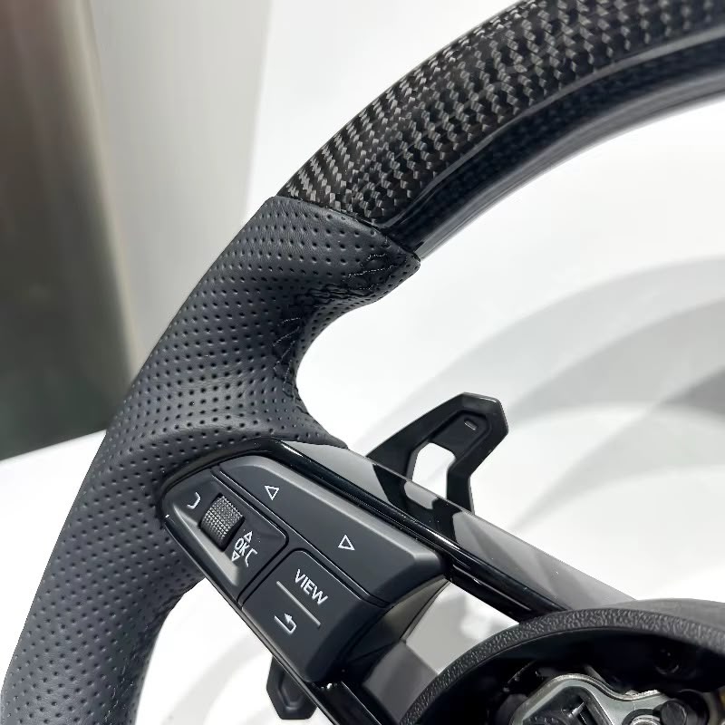 Volante Audi 2017+ Fibra de Carbono/Cuero Perforado