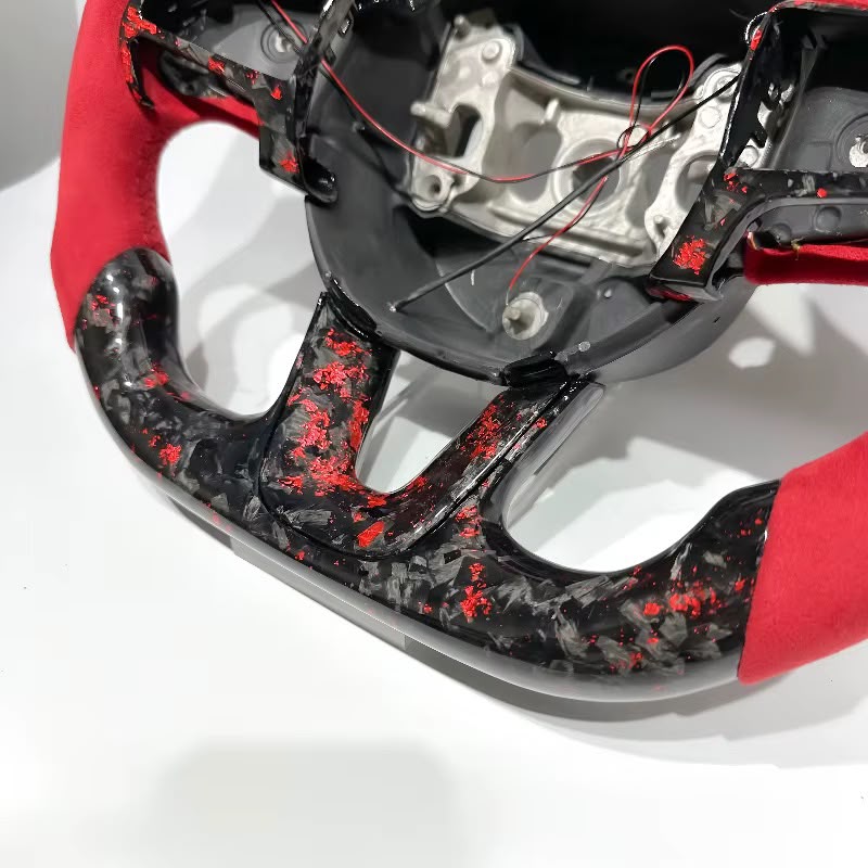 Volante RT/SRT 2014+ Fibra de carbono forjada/LED/Alcántara italiana roja