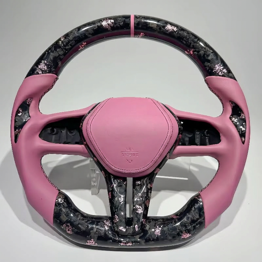 Volante personalizado rosa con fibra forjada y detalles rosas