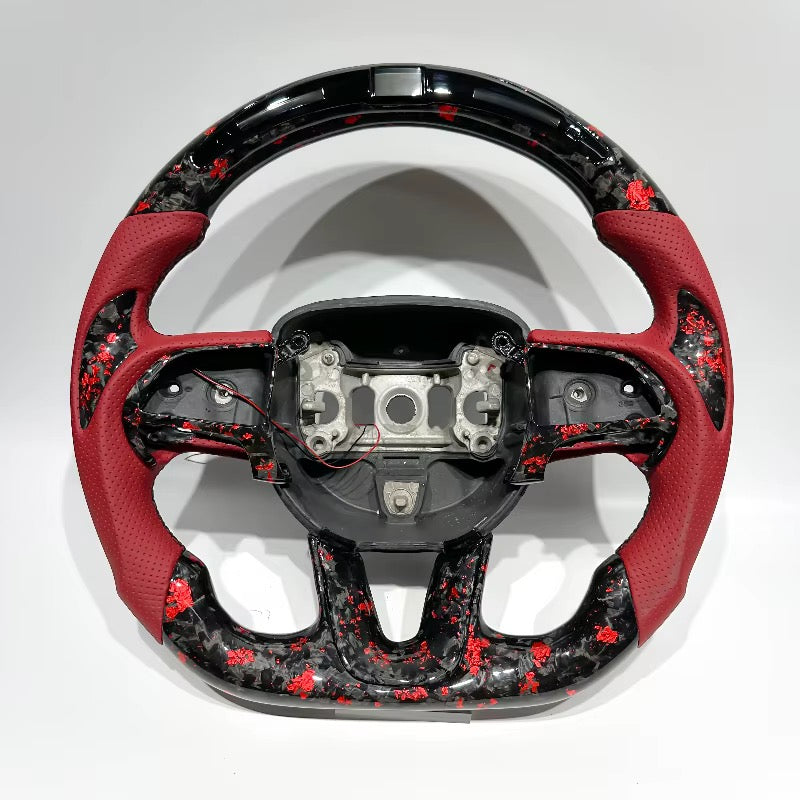 Volante RT/SRT 2014+ Fibra de carbono forjada/LED/Cuero perforado rojo