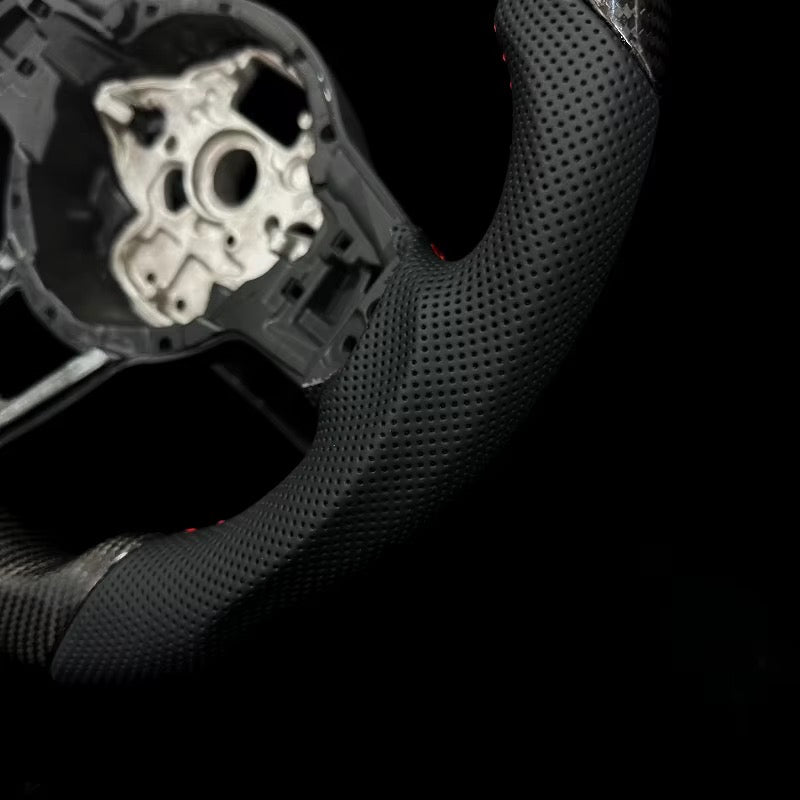 EN STOCK VW GTI Mk7-7.5 Volante de Fibra de Carbono/Cuero Perforado/Detalles rojos