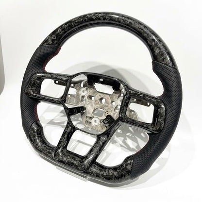 Volante Mustang S650 2024+ Fibra de carbono forjada/Cuero perforado