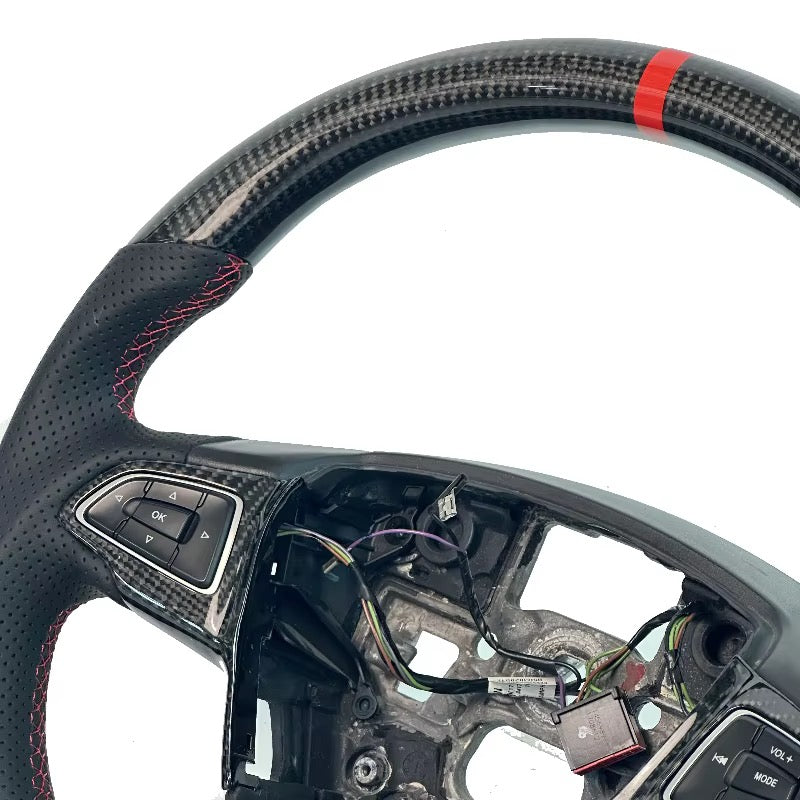 Volante Focus MK3 Faclift 2015-2019 Fibra de Carbono/Cuero Perforado
