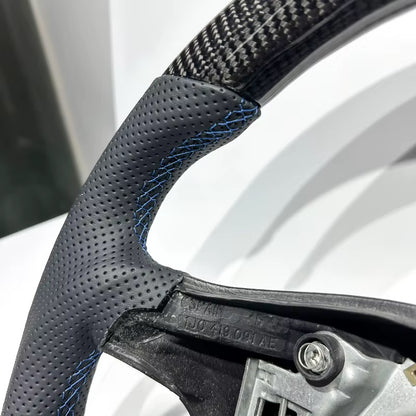 Volante Golf MK4 Fibra de Carbono/Cuero Perforado