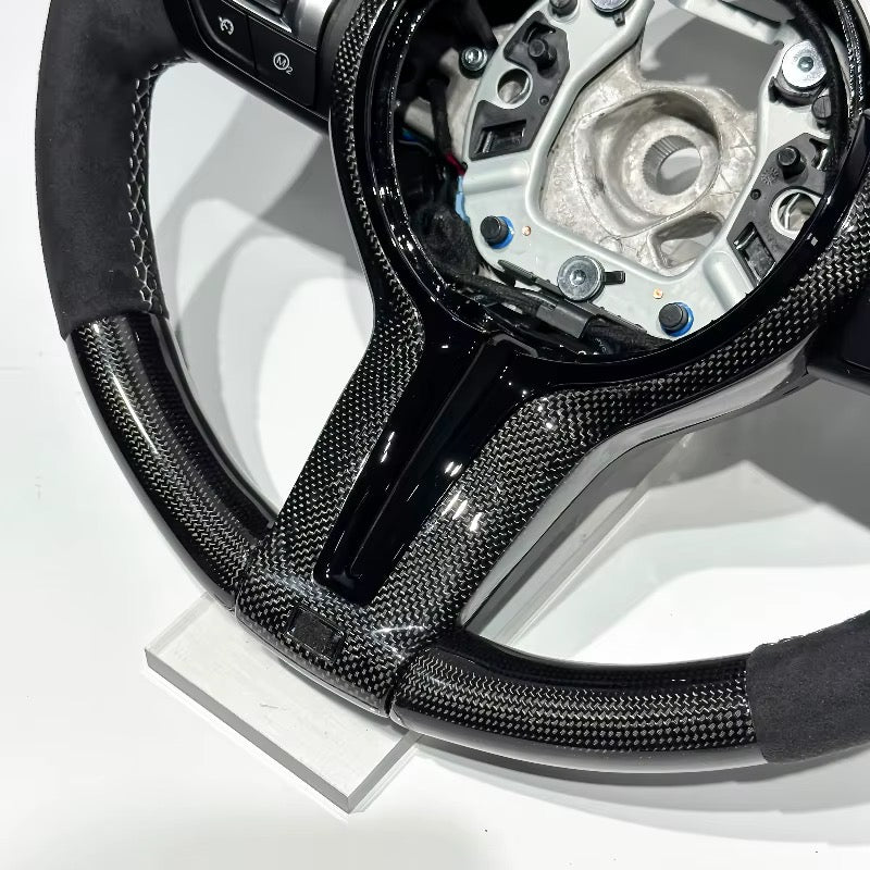 Volante BMW F10/F20/F30/F40/F80 en Fibra de Carbono Msport