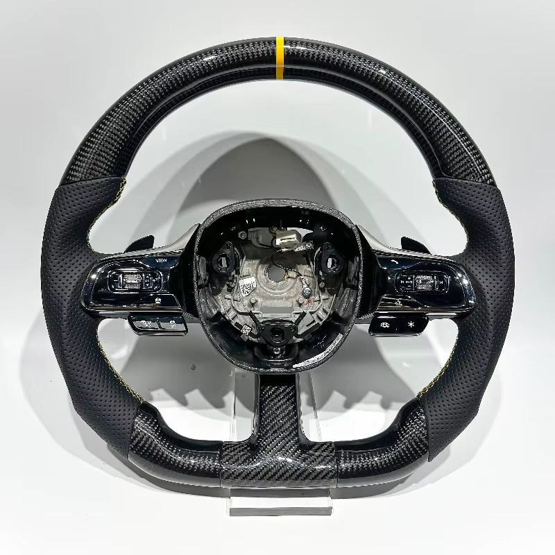 Volante Dodge Attitude 2024+ Fibra de Carbono/Cuero Perforado