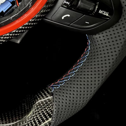 EN STOCK BMW F10/F20/F30/F40/F80 Volante de Fibra de Carbono/Cuero Perforado/Detalles rojos