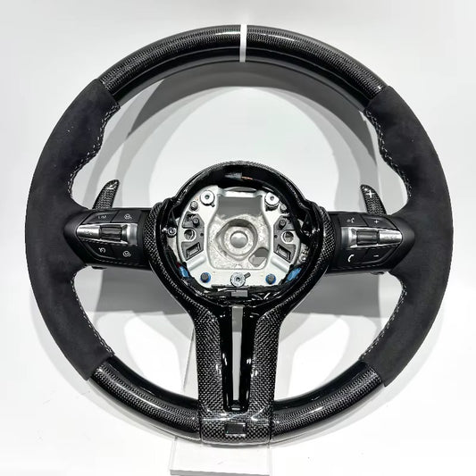 Volante BMW F10/F20/F30/F40/F80 en Fibra de Carbono Msport