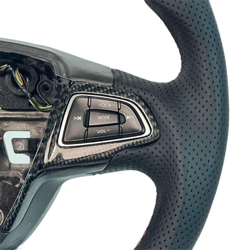 Volante Focus MK3 Faclift 2015-2019 Fibra de Carbono/Cuero Perforado