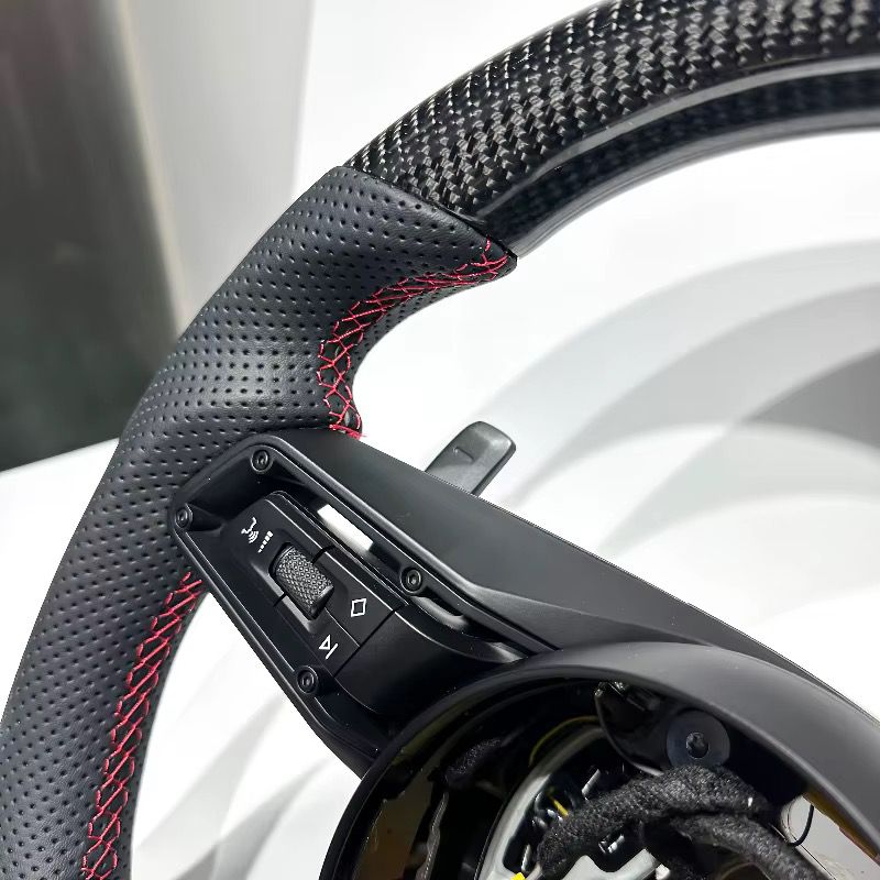 Volante Porsche 911 2019+ Fibra de Carbono/Cuero Perforado