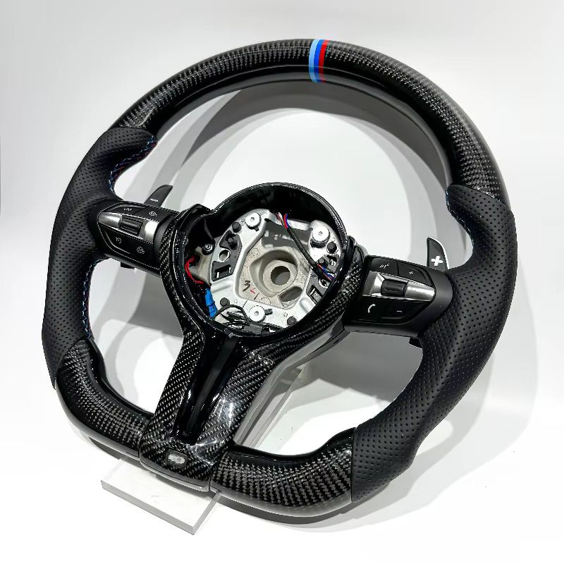 Volante BMW F10/F20/F30/F40/F80 en Fibra de Carbono Msport