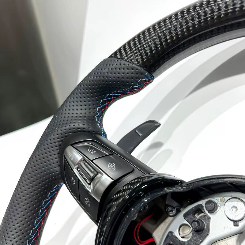 Volante BMW F10/F20/F30/F40/F80 en Fibra de Carbono Msport