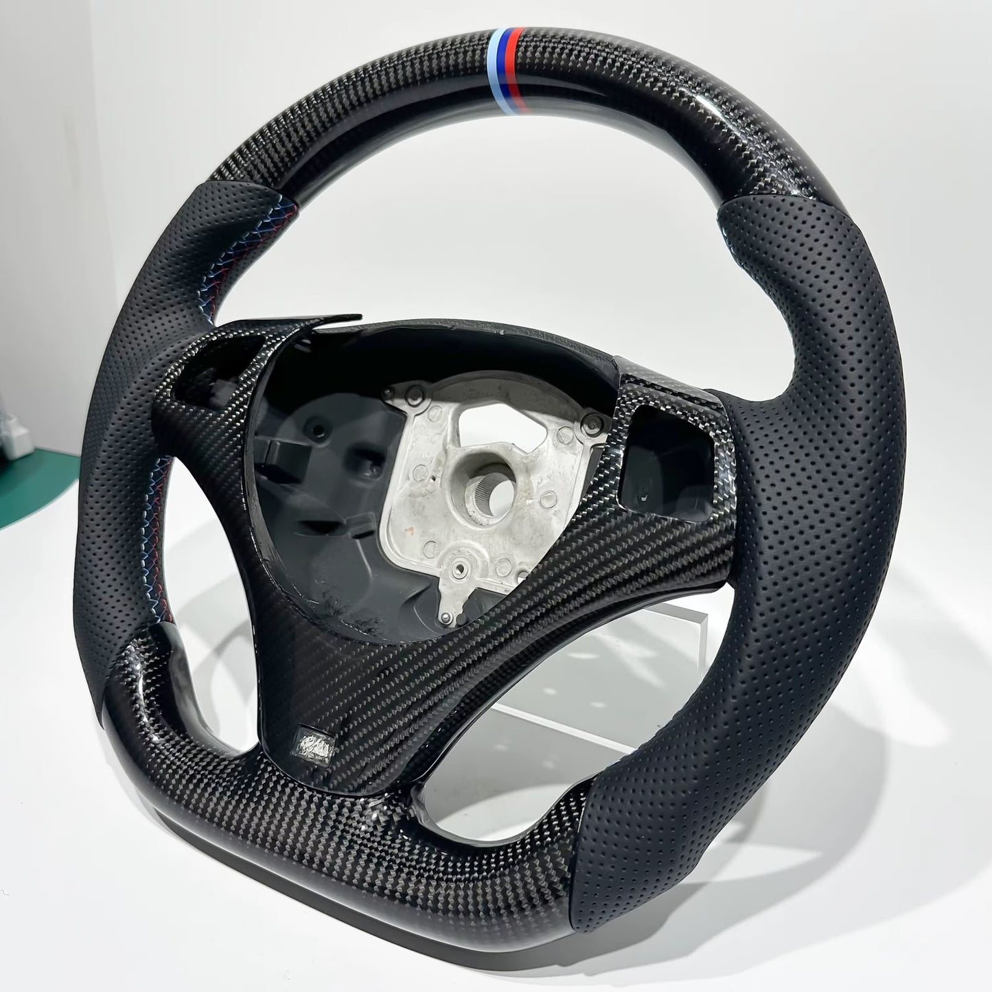 Volante BMW E8X, E9X Fibra de Carbono/Colores Msport