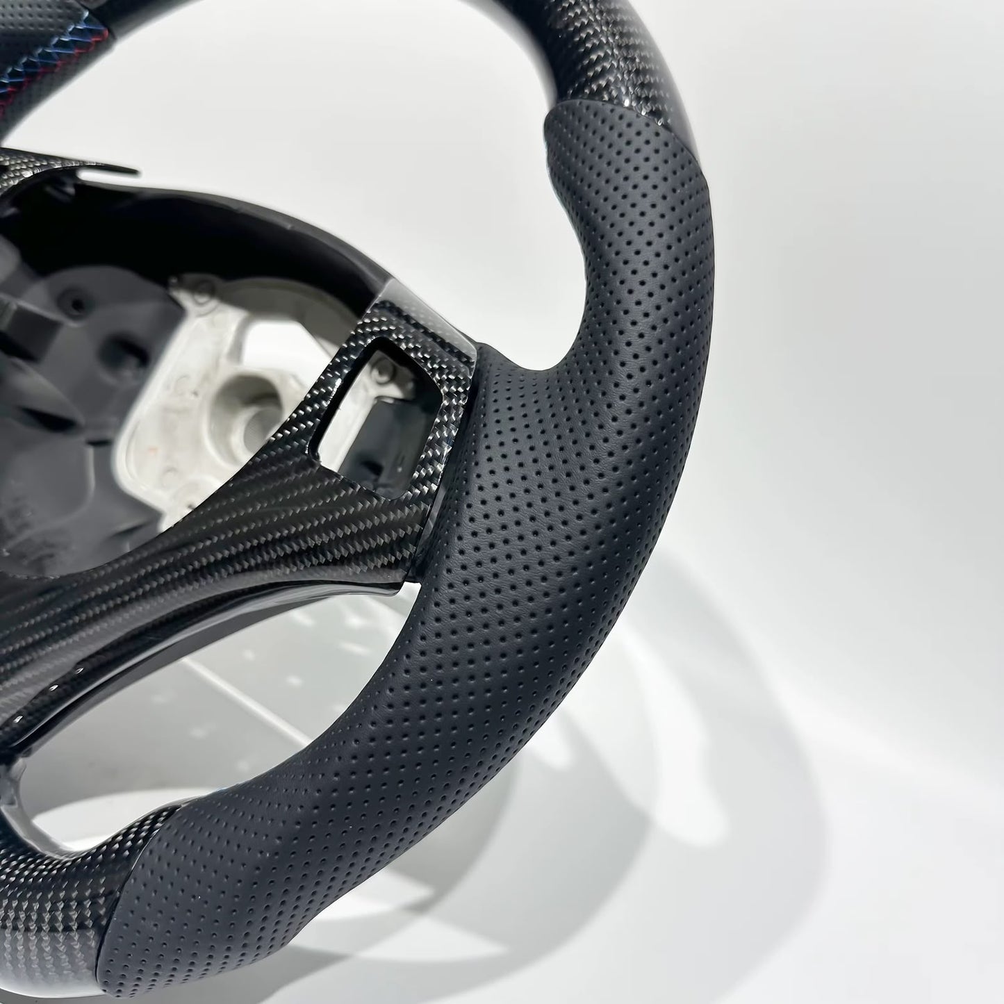 Volante BMW E8X, E9X Fibra de Carbono/Colores Msport