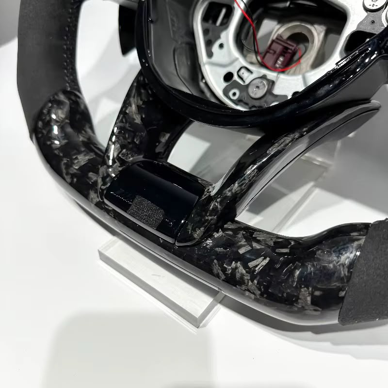 Volante Mercedes C W205 2014-2018 Fibra de Carbono Forjada/Alcantara Italiana/LEDs