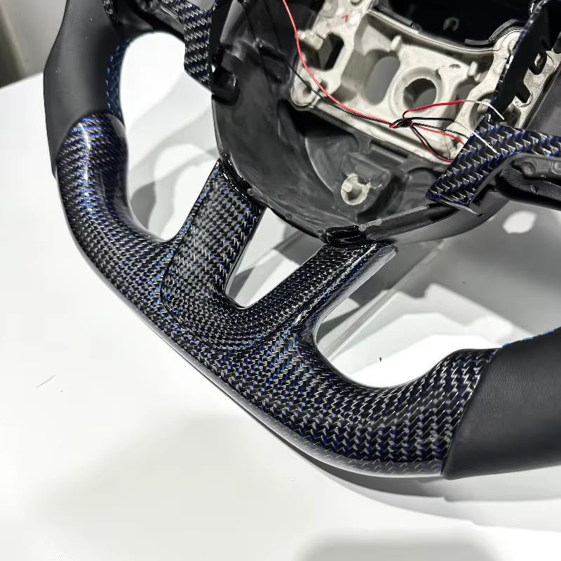 Volante RT/SRT Durango, Charger, Challenger, 300, Grand Cherokee, etc. 2014+ Fibra de carbono/LEDs