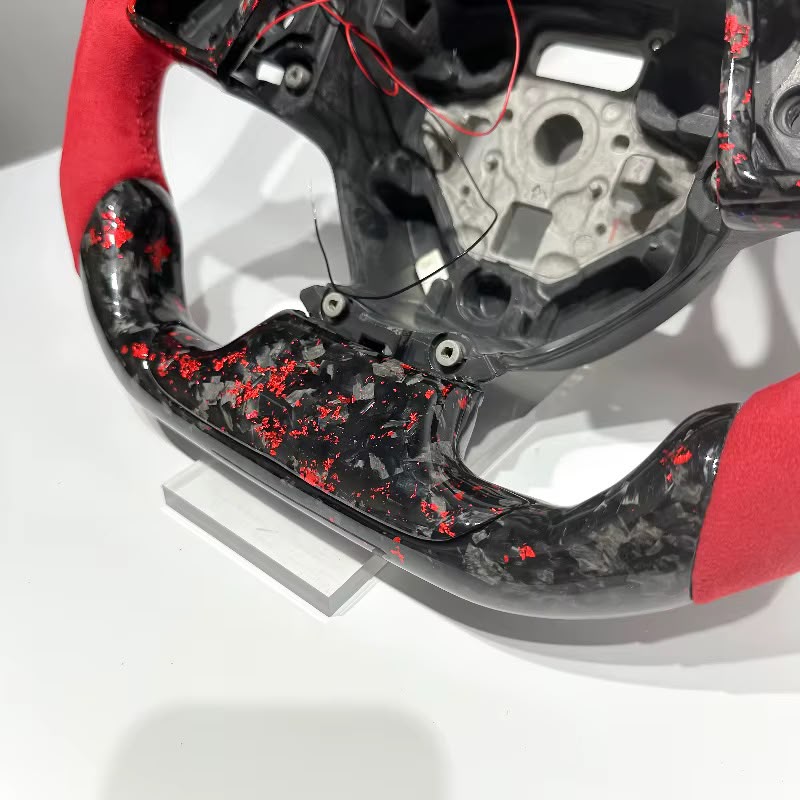 Volante Camaro 2015-2023 Fibra de carbono Forjada/LEDs/Alcantara italiana