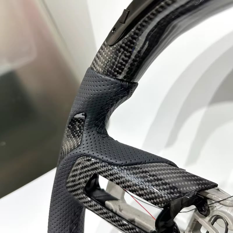 Volante Mustang S550 2015-2023 Fibra de carbono/LEDs